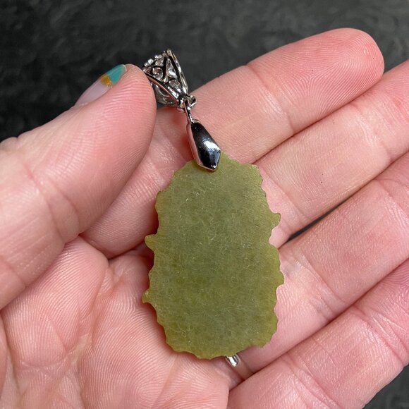 Bear Mother of Pearl Floral Pendant - Picture 5 of 9